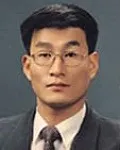 변호사인 윤정수의 대표 이미지