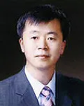 행정공무원인 성삼제의 대표 이미지