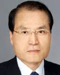 경제기관단체인, (전직)연구인, (전직)행정공무원인 김동철의 대표 이미지