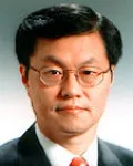 세무사, (전직)행정공무원, NTN 논설위원, 조세포럼 이사, 재외동포권익보호위원, 행정사인 김진웅의 대표 이미지