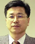 신문기자인 김윤호의 대표 이미지