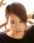 소설가인 설은영의 대표 이미지