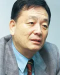소설가인 김성일의 대표 이미지