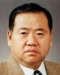 소설가, 시인인 김용철의 대표 이미지