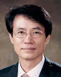 대학교수, 변호사인 최영홍의 대표 이미지