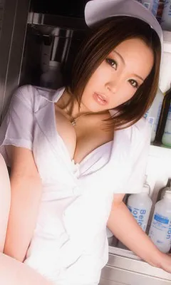AV배우인 모모노 나고미의 대표 이미지