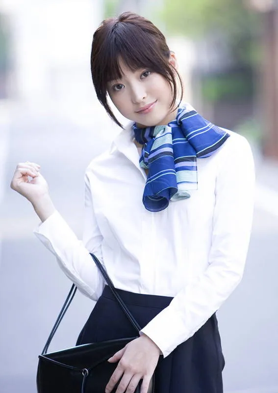 AV배우인 나가사와 츠구미의 대표 이미지