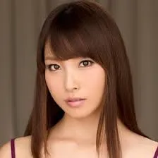 AV배우인 카미야 아키의 대표 이미지