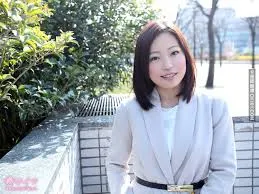 AV배우인 스즈모리 세나의 대표 이미지
