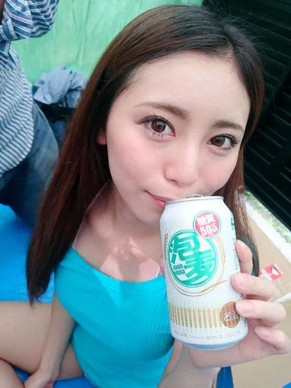 AV배우인 호시카와 리리카의 대표 이미지