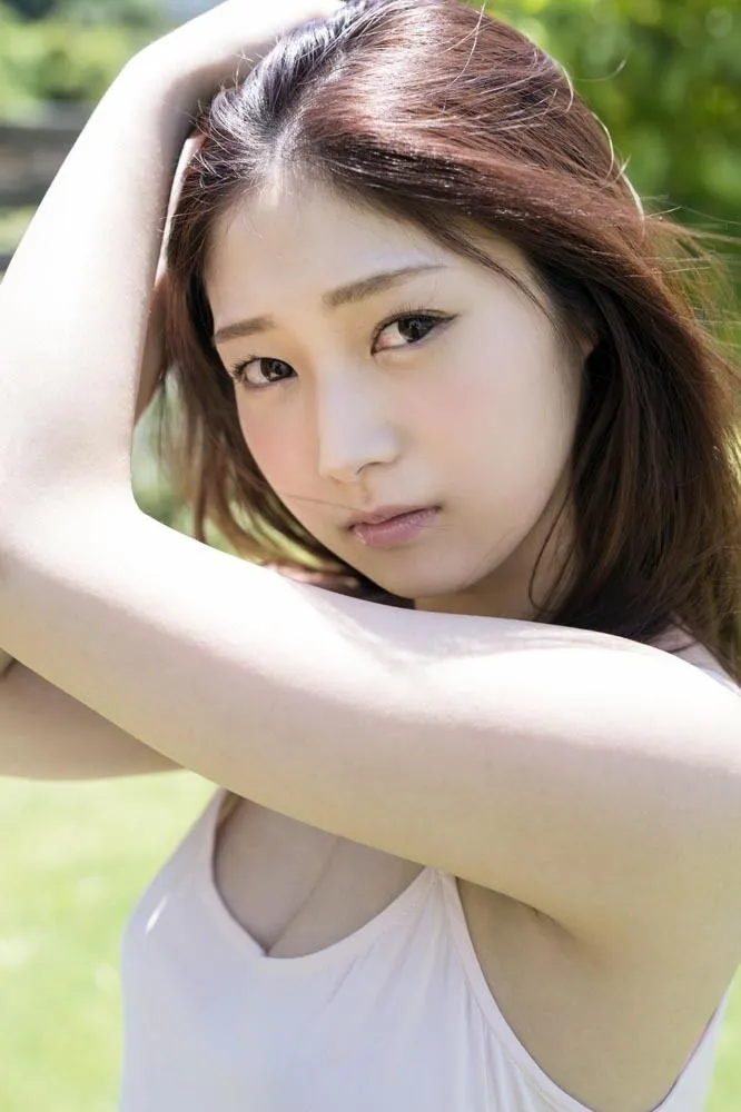 AV배우인 카즈하 미레이의 대표 이미지