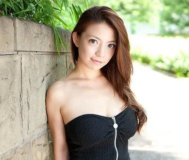 AV배우인 오다 마코의 대표 이미지