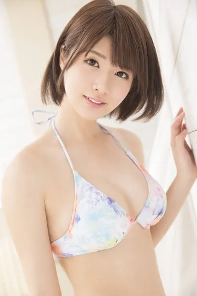 AV배우인 이토 치나미의 대표 이미지