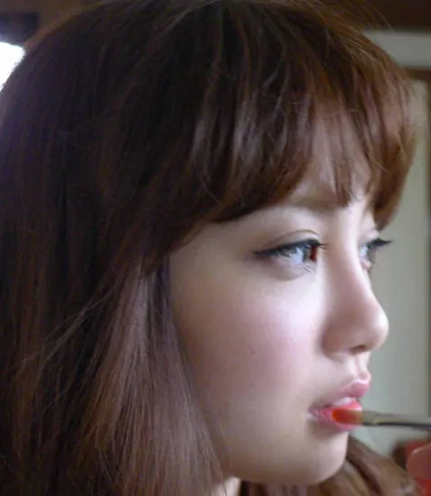 AV배우인 우츠노미야 시온의 대표 이미지
