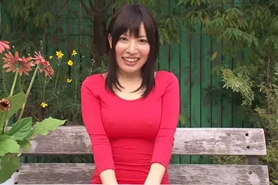 AV배우인 마나마치 시즈쿠의 대표 이미지