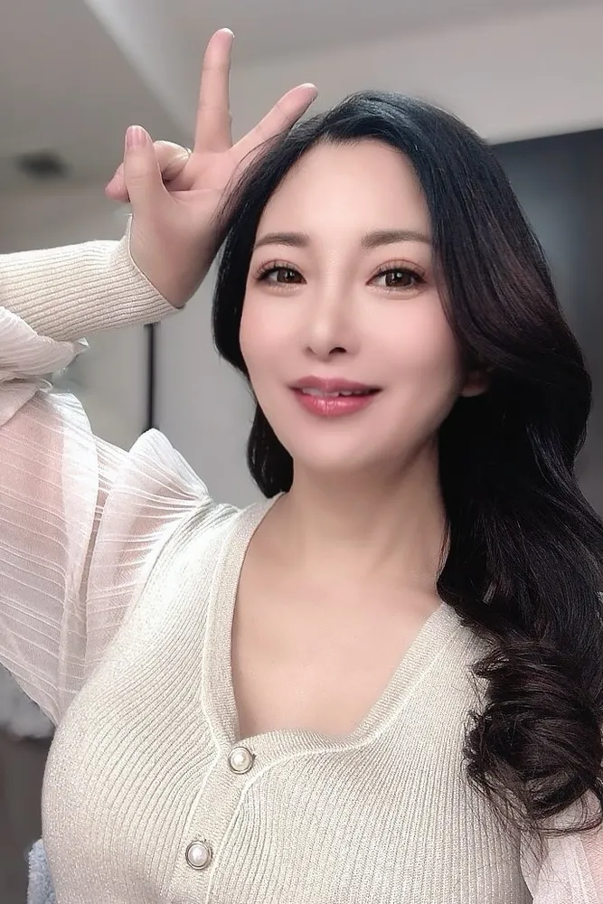 AV배우인 잇시키 모모코의 대표 이미지