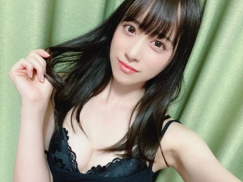 AV배우인 키리야마 유하의 대표 이미지