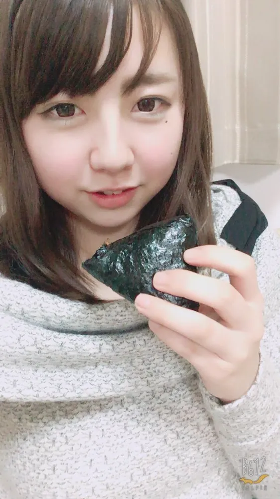AV배우인 츠키미 모에의 대표 이미지