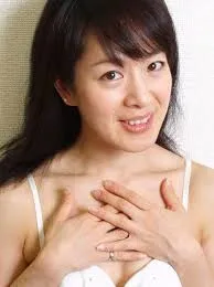 AV배우인 시노미야 치아키의 대표 이미지