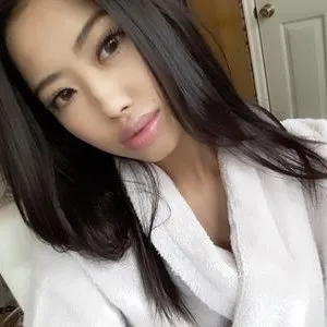 AV배우인 나가세 유리의 대표 이미지