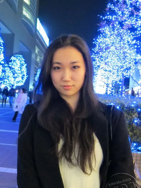 AV배우인 모모이 사나에의 대표 이미지