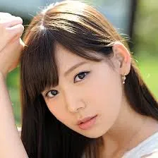 AV배우인 오우라 마나미의 대표 이미지