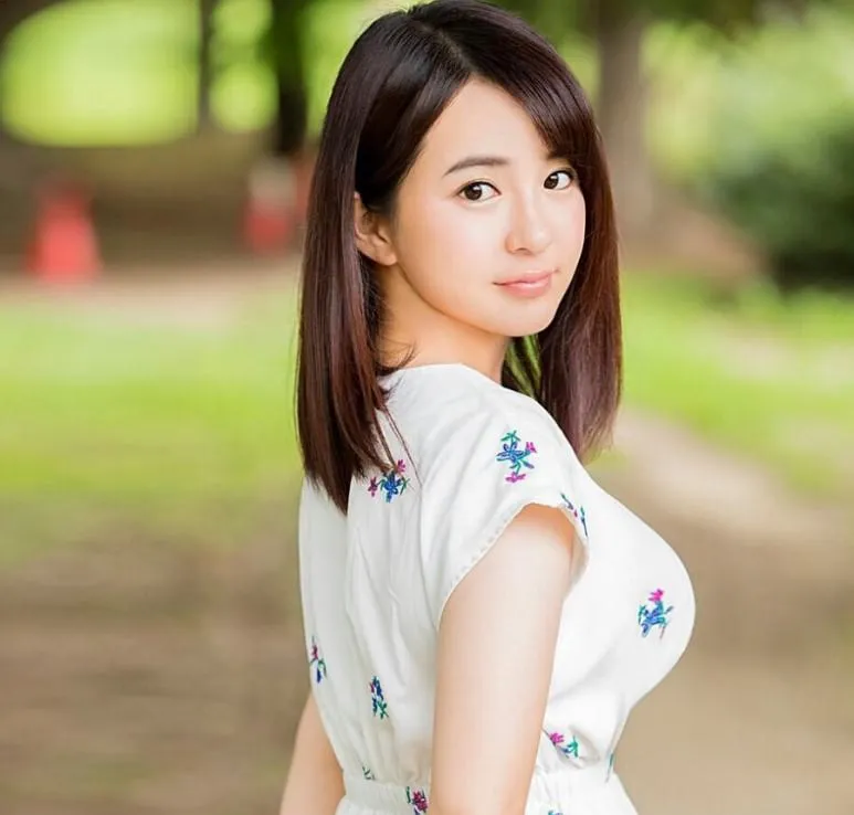 AV배우인 마츠다 마나의 대표 이미지
