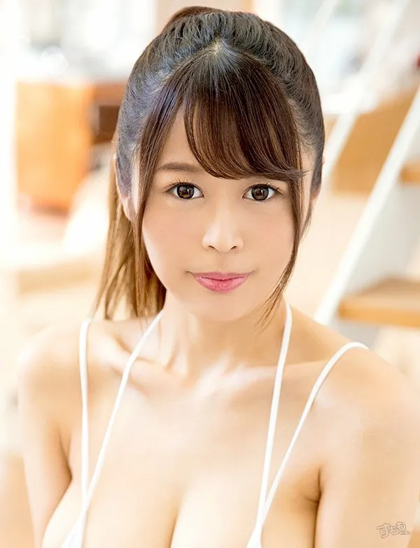 AV배우인 모모세 토아의 대표 이미지