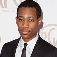 영화배우인 타일러 제임스 윌리엄스의 대표 이미지