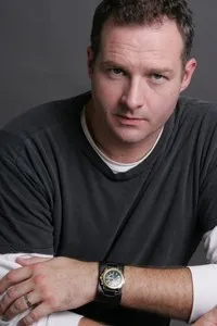 배우인 브라이언 볼랜드의 대표 이미지