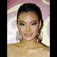 배우인 케사린 엑타왓쿨의 대표 이미지