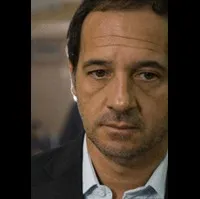 배우인 훌리오 차베즈의 대표 이미지