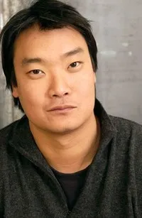 시나리오작가인 더그 정의 대표 이미지