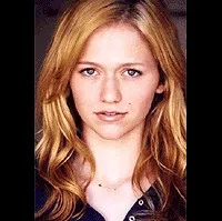 영화배우인 조아나 브래디의 대표 이미지