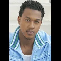 배우인 웨슬리 조나단의 대표 이미지