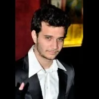 영화배우인 마이클 모쉬노브의 대표 이미지