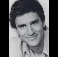 영화배우인 제임스 워터스톤의 대표 이미지