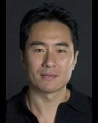 영화배우인 앤서니 브랜든 웡의 대표 이미지