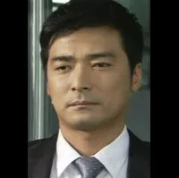 배우인 강재섭의 대표 이미지