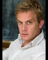 영화배우인 세바스찬 베젤의 대표 이미지