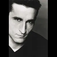 영화배우인 조나단 라팔글리아의 대표 이미지