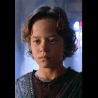 배우인 다니엘 로간의 대표 이미지