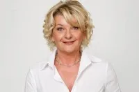 배우인 사스키아 베스터의 대표 이미지