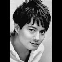 영화배우인 아치 카오의 대표 이미지