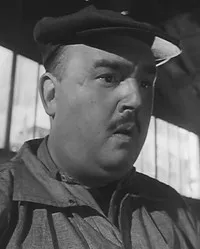 배우인 맥스 달반의 대표 이미지