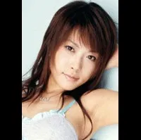 배우인 아카츠키 루나의 대표 이미지