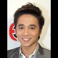 영화배우인 알렉산더 렌델의 대표 이미지