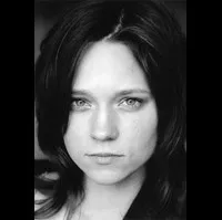 영화배우인 사비네 티모테오의 대표 이미지