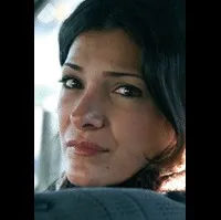 배우인 나다 아보우 파르핫의 대표 이미지