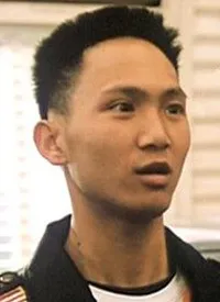 영화배우인 사위걸의 대표 이미지